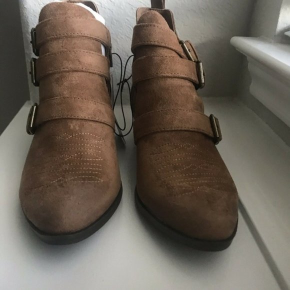 CLOSING SALE Universal Thread Kelsey Booties - Picture 4 of 8